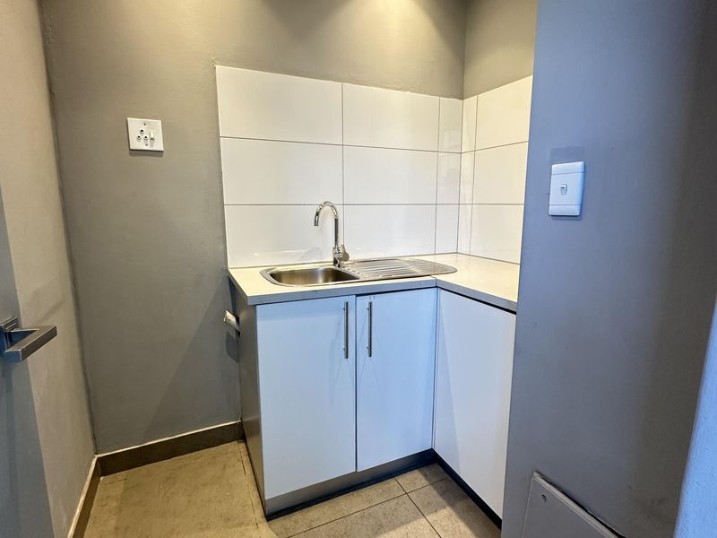 Exceptional A-Grade Offices over 2 Floors with Terrace and Iconic Views - Photo 9