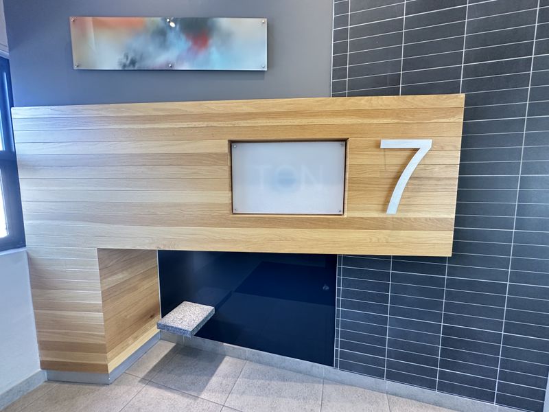 Exceptional A-Grade Offices over 2 Floors with Terrace and Iconic Views - Photo 5