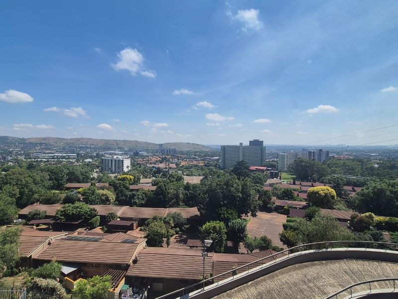 455m2 Office Space Available for Rent at Sovereign House in Bedford Gardens - Photo 5