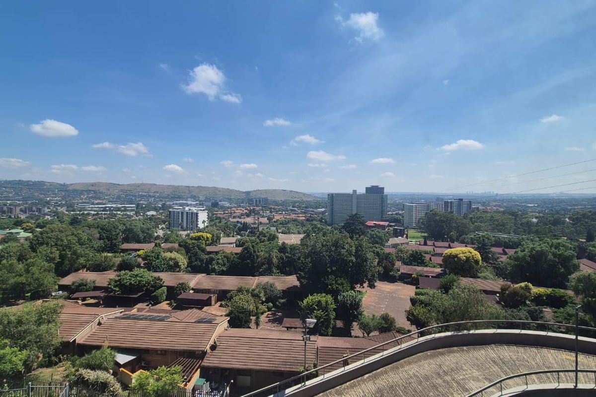 455m2 Office Space Available for Rent at Sovereign House in Bedford Gardens - Photo 5