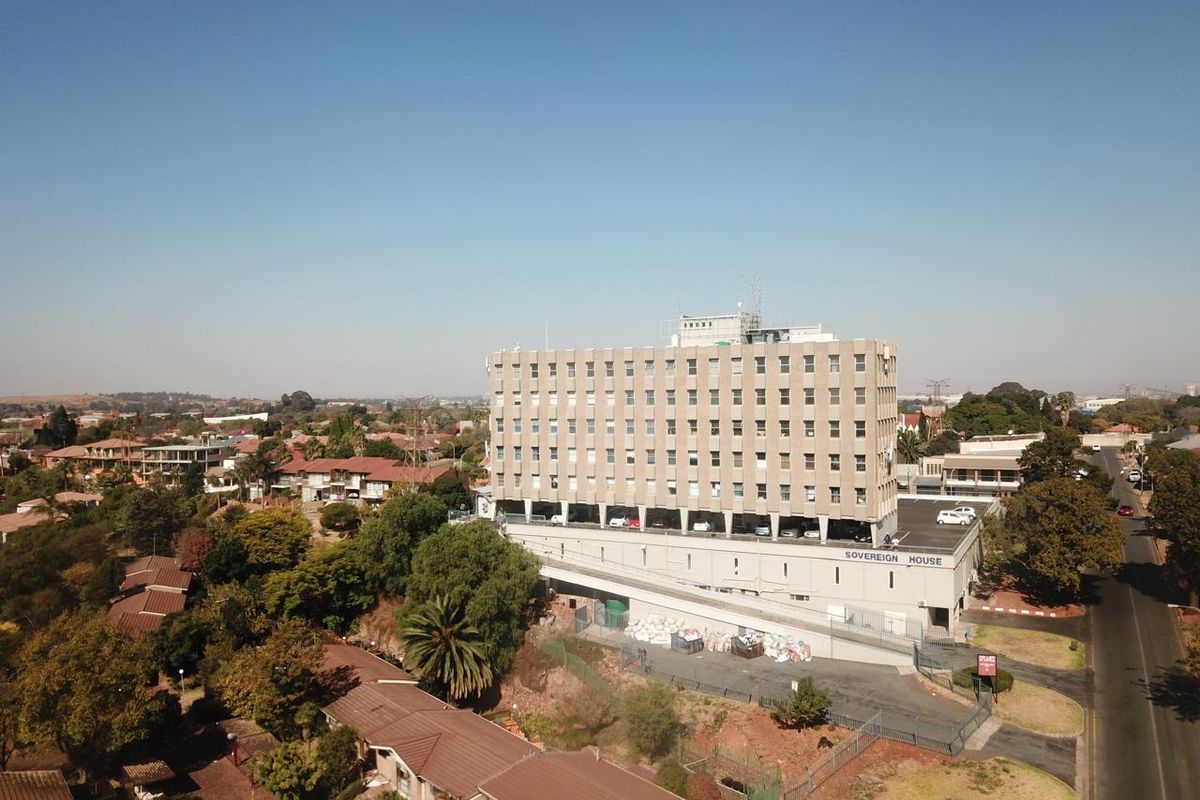 465m2 Office Space Available for Rent at Sovereign House in Bedford Gardens - Photo 2