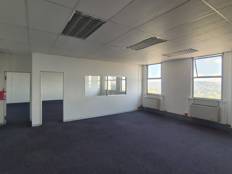 465m2 Office Space Available for Rent at Sovereign House in Bedford Gardens - Photo 3