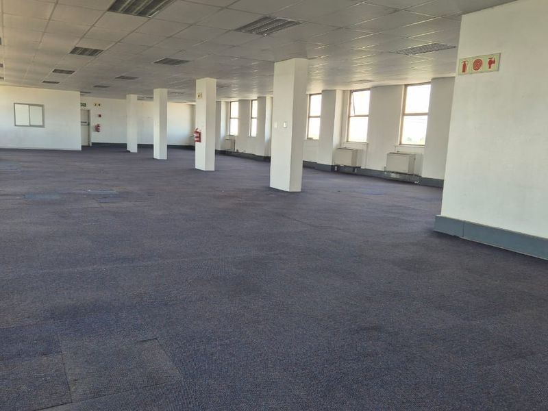 516m2 Office Space Available for Rent at Sovereign House in Bedford Gardens - Photo 9