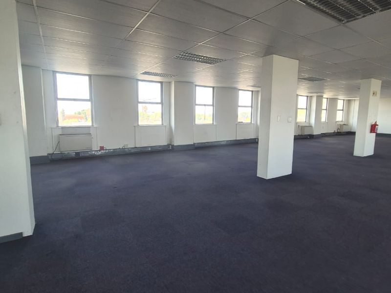 516m2 Office Space Available for Rent at Sovereign House in Bedford Gardens - Photo 8
