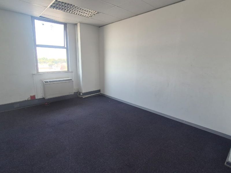 516m2 Office Space Available for Rent at Sovereign House in Bedford Gardens - Photo 5