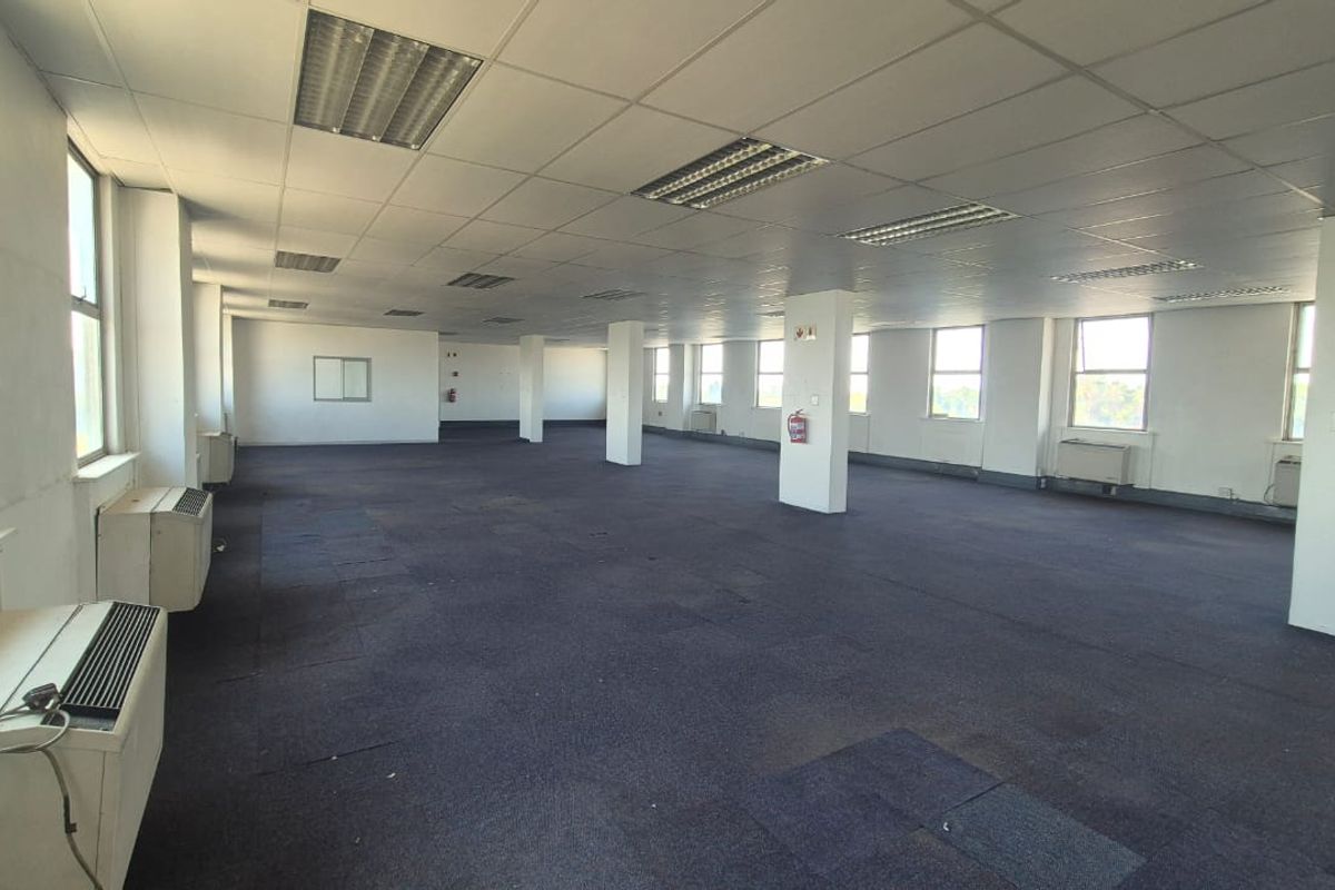 516m2 Office Space Available for Rent at Sovereign House in Bedford Gardens - Photo 2