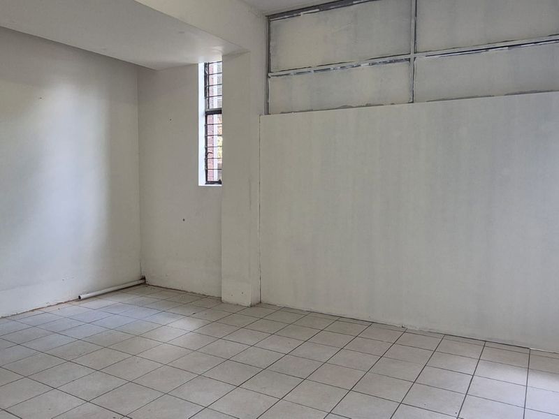 79m2 COMMERCIAL SPACE FOR RENT IN ST ANDREWS - Photo 7