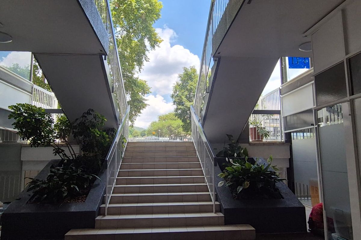 79m2 COMMERCIAL SPACE FOR RENT IN ST ANDREWS - Photo 2