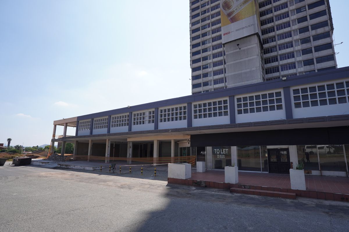 COMMERICIAL / RETAIL SPACE AVAILABLE FOR RENT - Photo 5