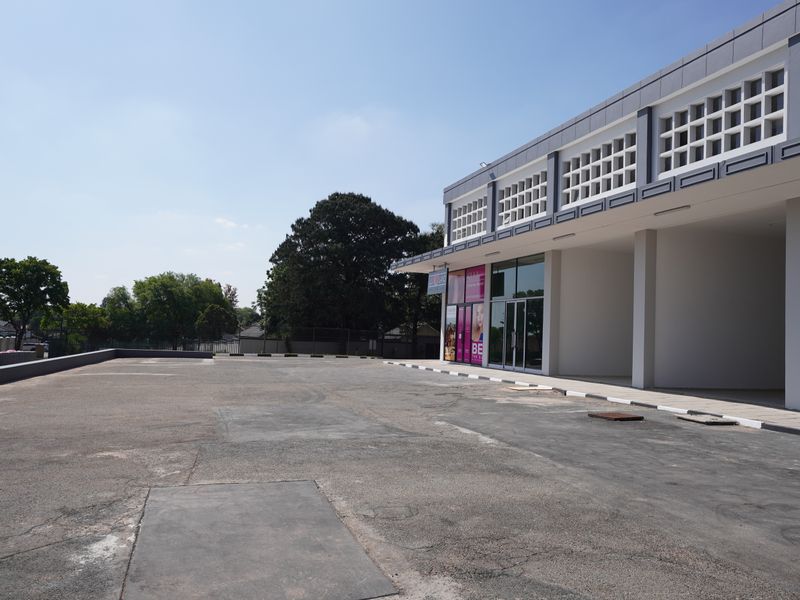 COMMERICIAL / RETAIL SPACE AVAILABLE FOR RENT - Photo 9