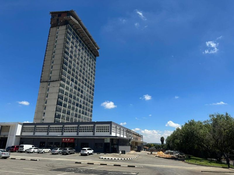 COMMERICIAL / RETAIL SPACE AVAILABLE FOR RENT - Photo 7