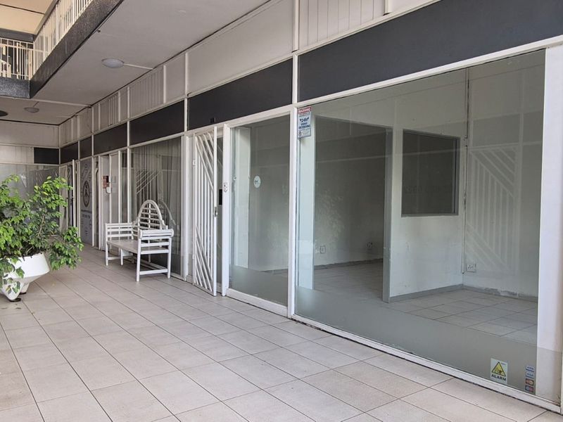 161m2 COMMERCIAL SPACE FOR RENT IN ST ANDREWS - Photo 6