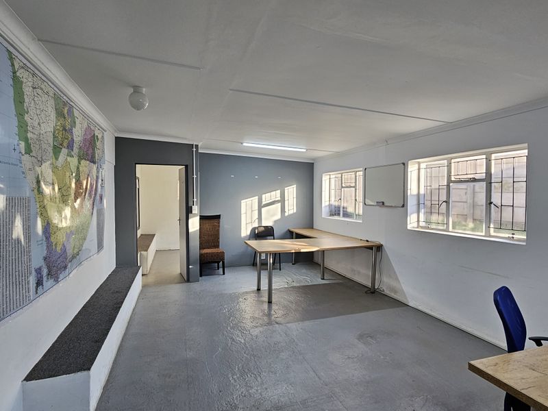 Versatile Commercial Property! - Photo 7