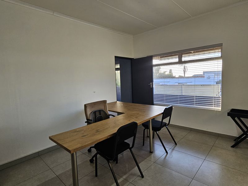 Versatile Commercial Property! - Photo 8