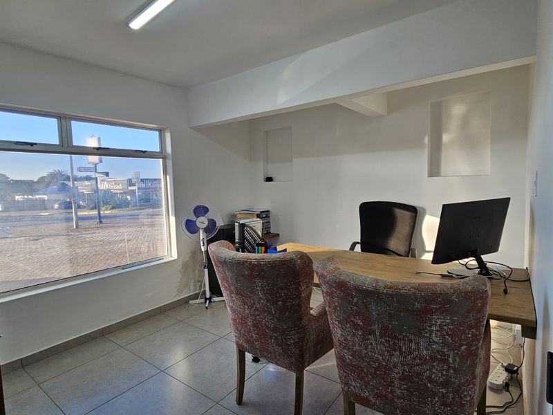 Versatile Commercial Property! - Photo 6