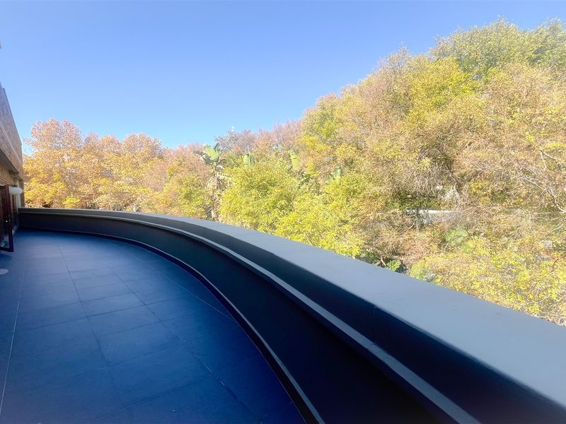 1103m2 Office space to let in Parktown - Photo 8