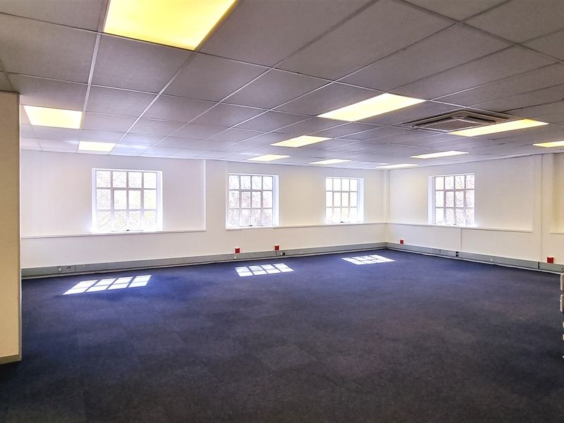 Office space to let on the first floor of Eastbury House in Hampton Office Park in Bryanston - Photo 10