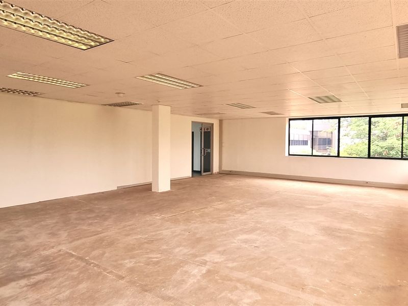 Office to let in The Woodlands Office Park - Photo 7