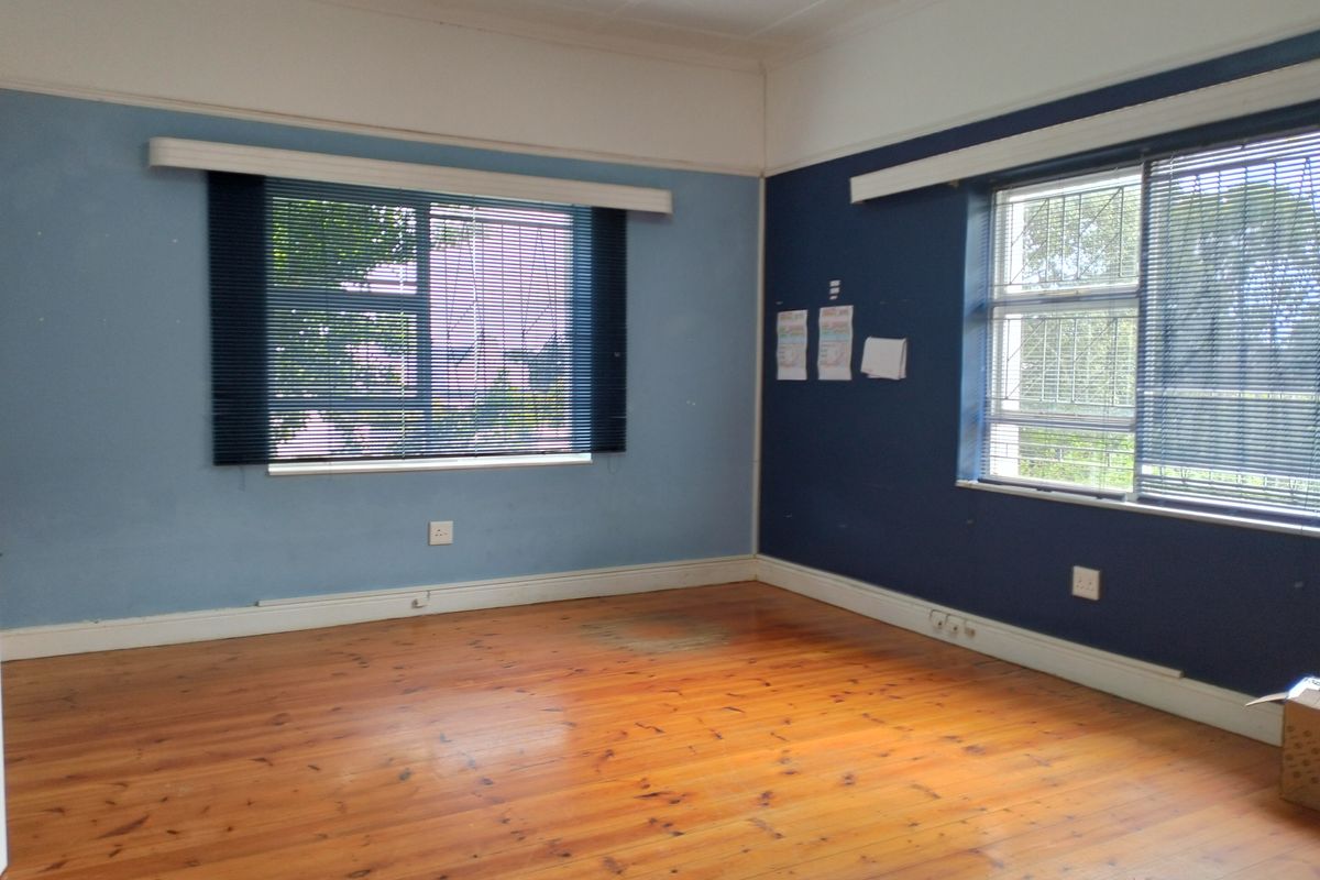 Location is key for any business! - Photo 2