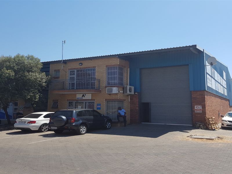 675m2  Warehouse  - TO LEASE - Photo 7
