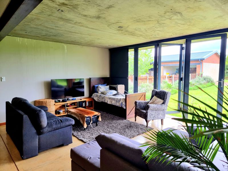 Upmarket Bushveld Retreat - Photo 8