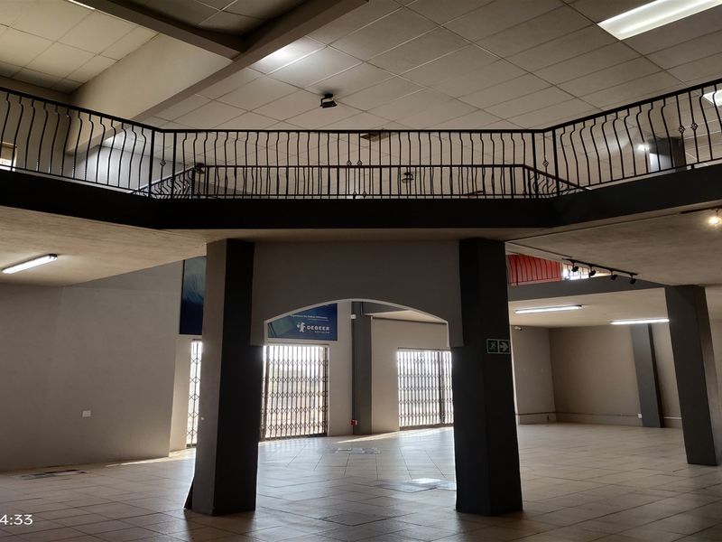 2618m2  Showroom, Offices and Warehouse  - TO LEASE - Photo 10