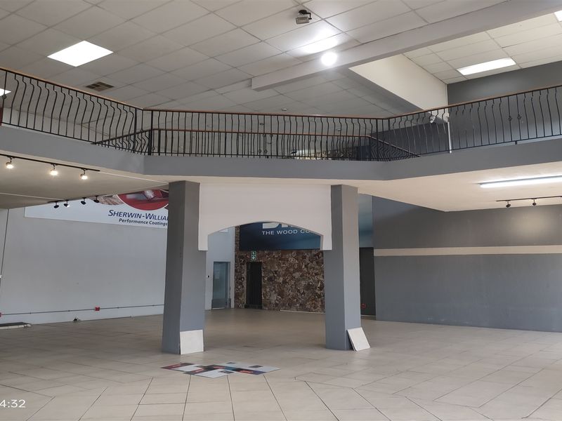 2618m2  Showroom, Offices and Warehouse  - TO LEASE - Photo 8