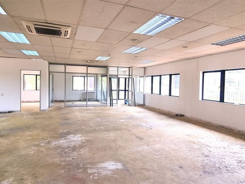 Office space to let in Morningside Close - Photo 6
