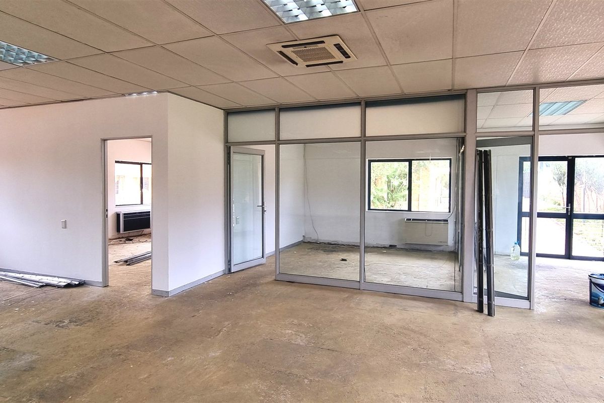 Office space to let in Morningside Close - Photo 4