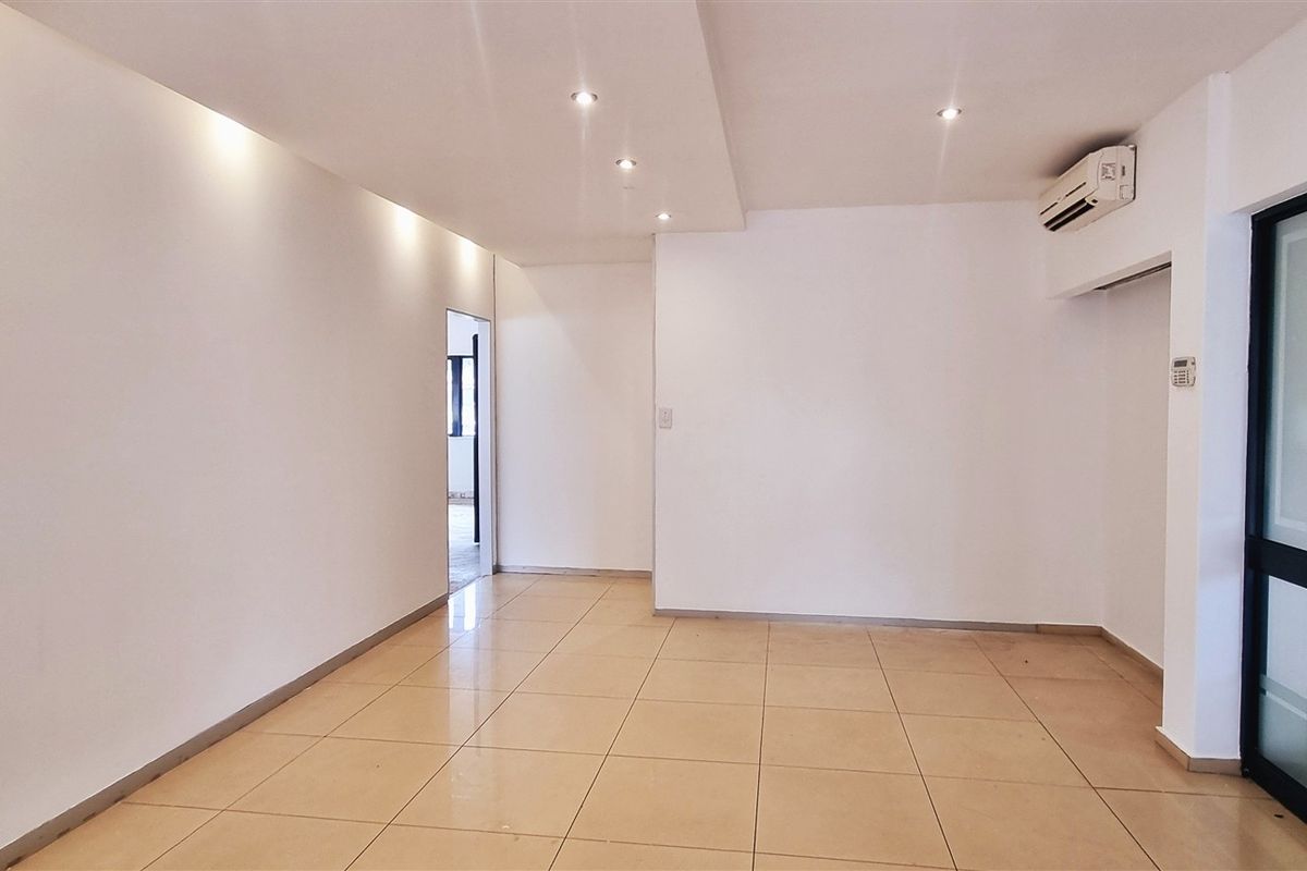 Office space to let in Morningside Close - Photo 2