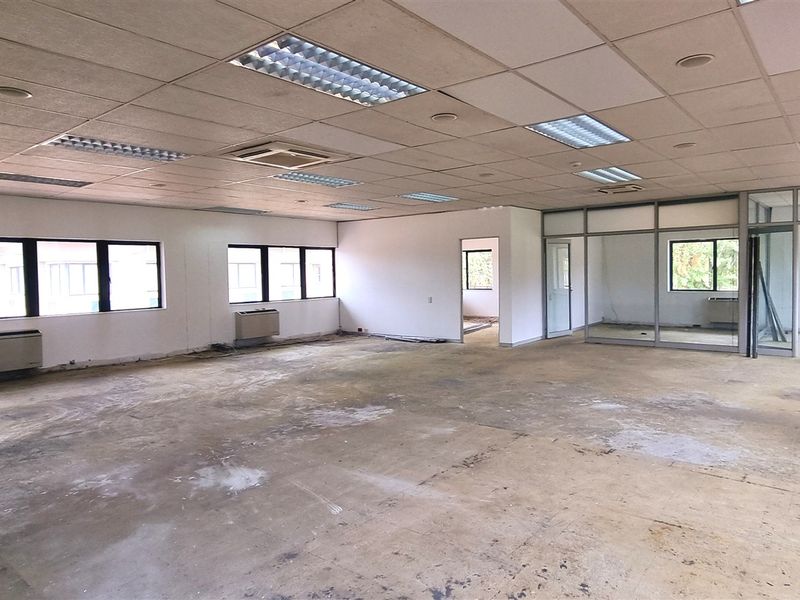 Office space to let in Morningside Close - Photo 9