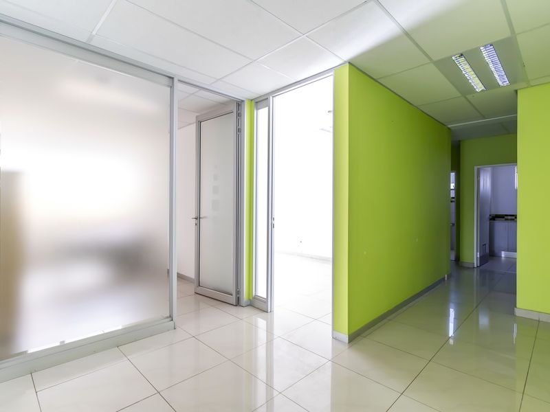 Immaculate Office Right Opposite Fourways Life Hospital - Photo 8