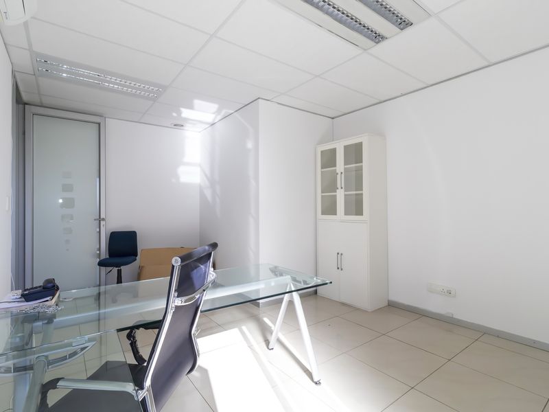 Immaculate Office Right Opposite Fourways Life Hospital - Photo 3