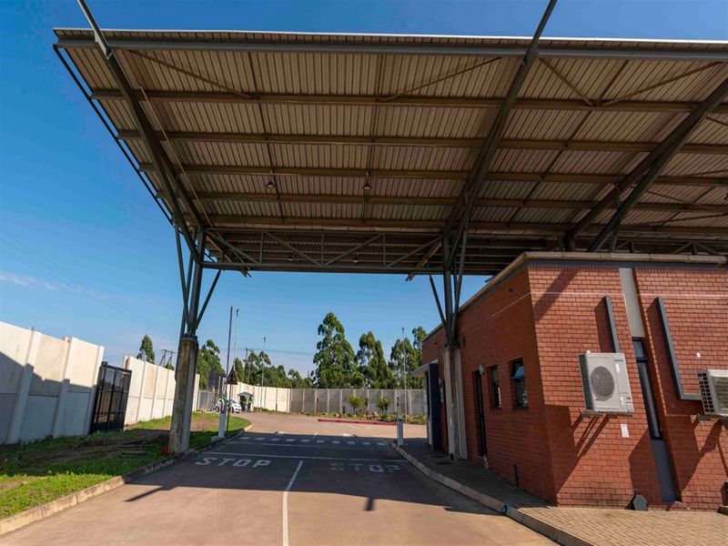 32,355m2 decentralised logistics hub available to lease - Photo 6