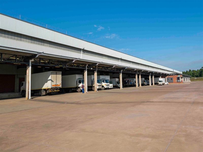 32,355m2 decentralised logistics hub available to lease - Photo 4