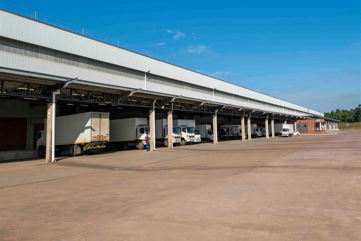 32,355m2 decentralised logistics hub available to lease - Photo 4