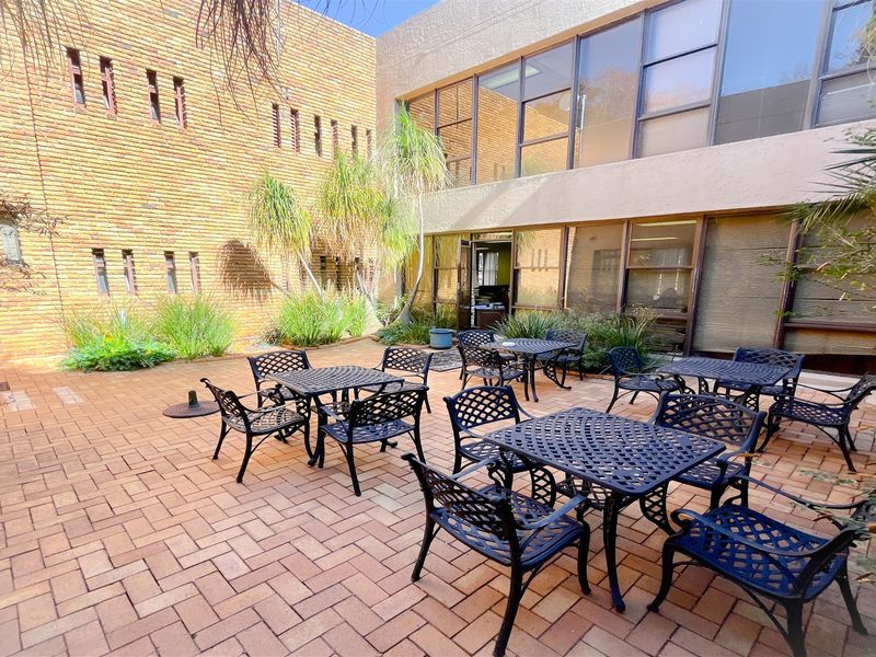 Commercial property for sale in Parktown - Photo 6
