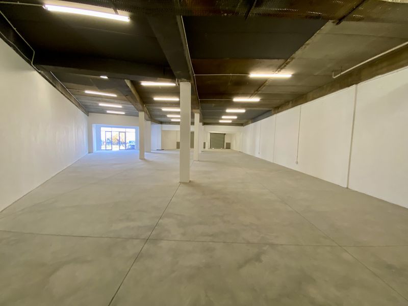 Retail, showroom or storage available at The Link in Halfwat House,Midrand. - Photo 9