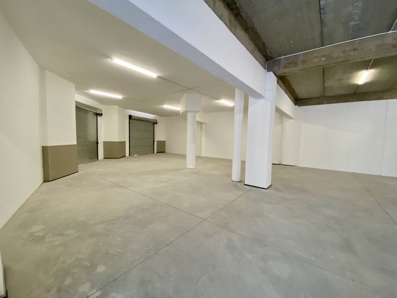 Retail, showroom or storage available at The Link in Halfwat House,Midrand. - Photo 4