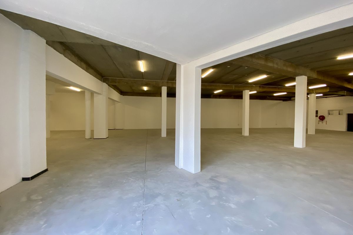 Retail, showroom or storage available at The Link in Halfwat House,Midrand. - Photo 3