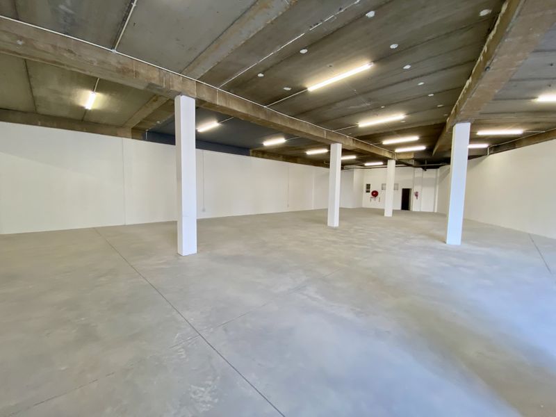Retail, showroom or storage available at The Link in Halfwat House,Midrand. - Photo 5