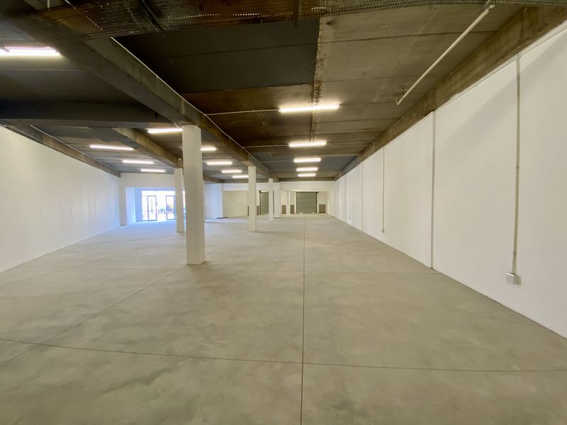 Retail, showroom or storage available at The Link in Halfwat House,Midrand. - Photo 8