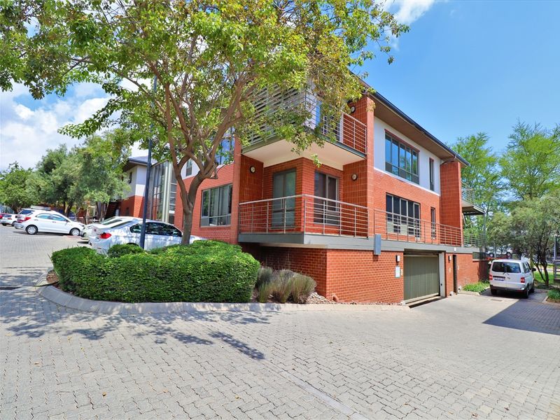 331m2 Office to Let in Little Fourways Office Park - Photo 3