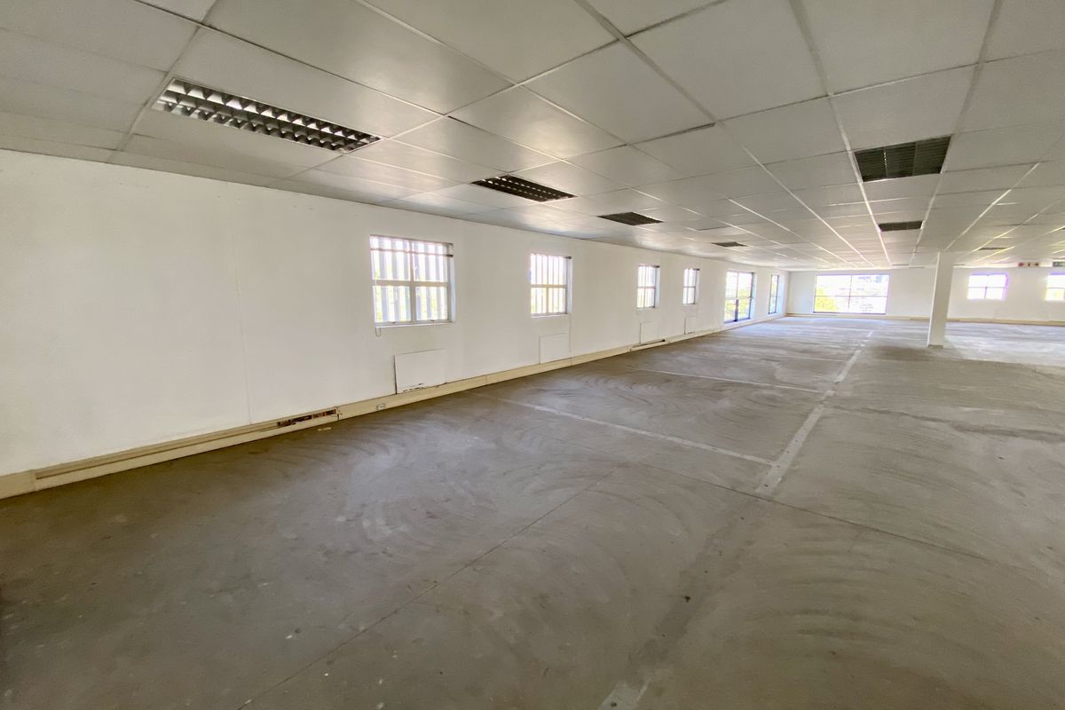 Bright white-boxed unit avalble to let at 1 River View Road, in Riverview Office Park - Photo 3