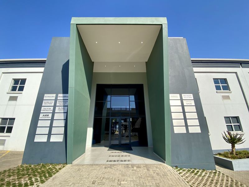 Bright white-boxed unit avalble to let at 1 River View Road, in Riverview Office Park - Photo 1