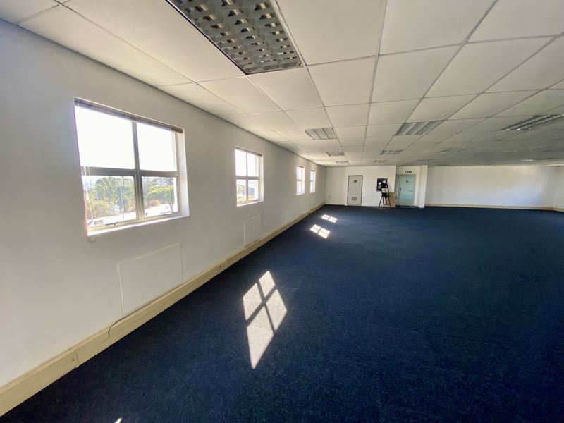 Bright white-boxed unit avalble to let at 1 River View Road, in Riverview Office Park - Photo 9