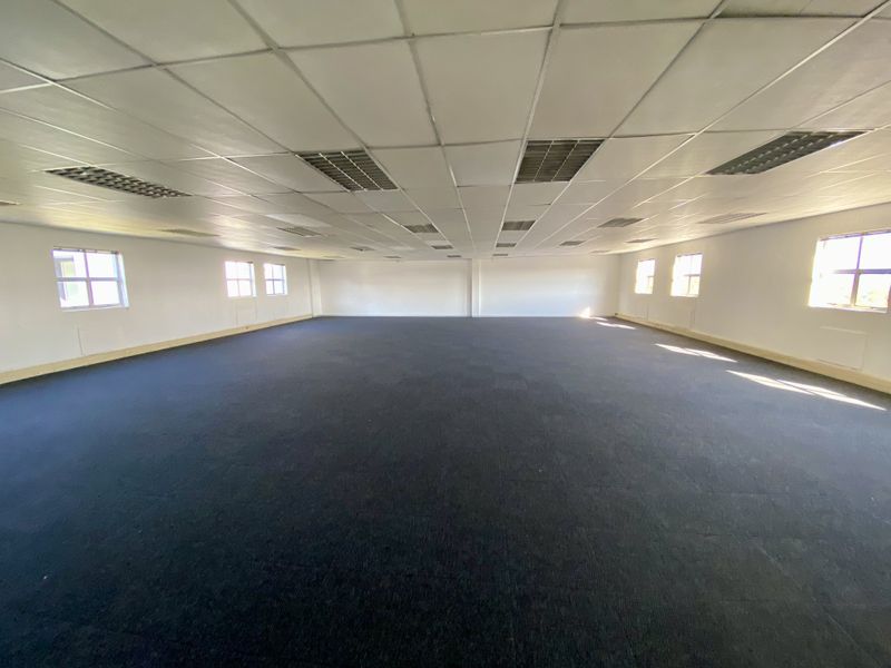 Bright white-boxed unit avalble to let at 1 River View Road, in Riverview Office Park - Photo 4