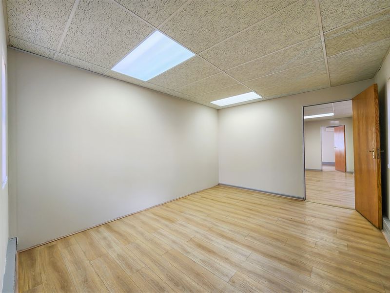 Ground Floor Office to Let in Westwood Office Park - Photo 10