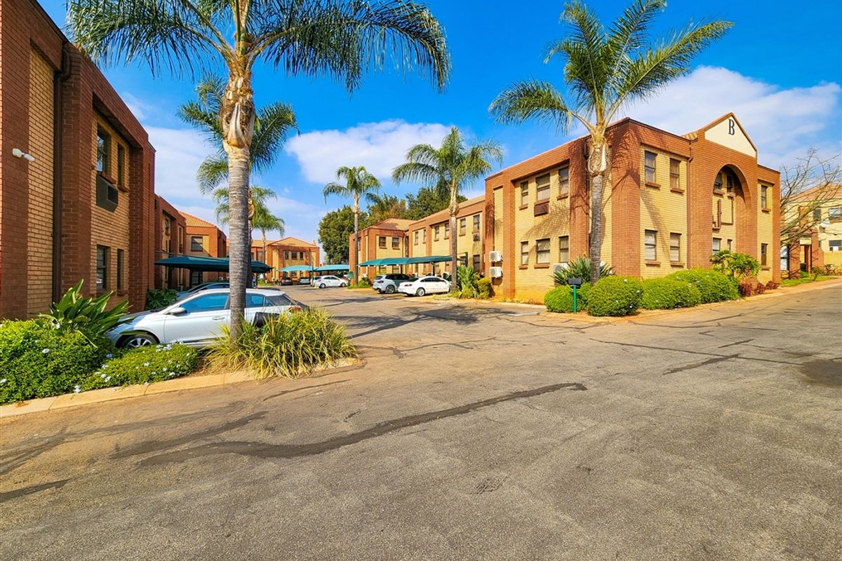 Ground Floor Office to Let in Westwood Office Park - Photo 2