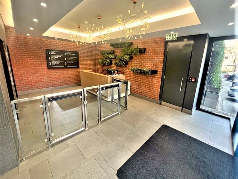 Office space to let in Houghton/Rosebank - Photo 8